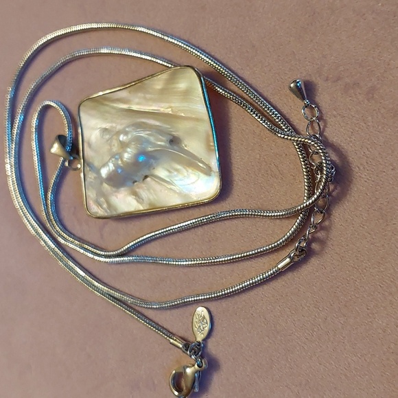 Kirk's Folly Chain + 18KTGP MOP Blister Pearl Pendant Necklace - Picture 13 of 13